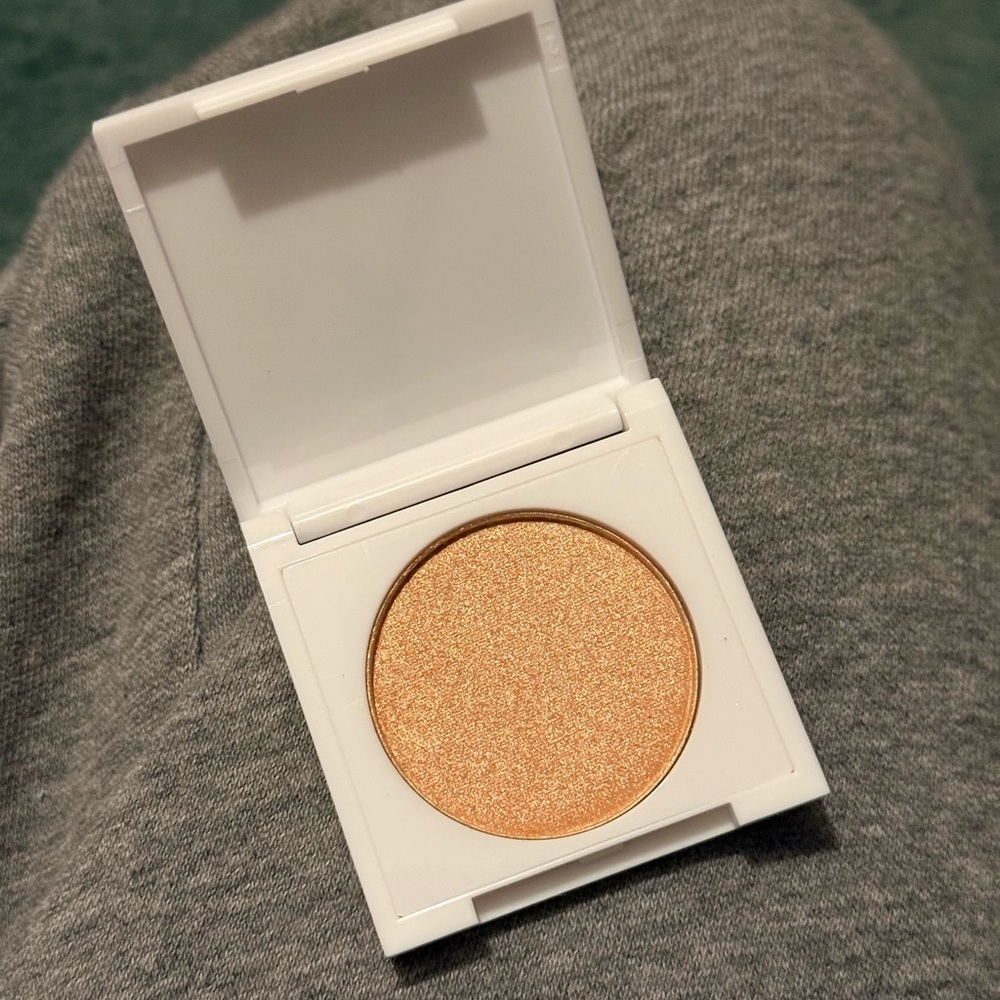 Makeup Bundle - Picture 4 of 4